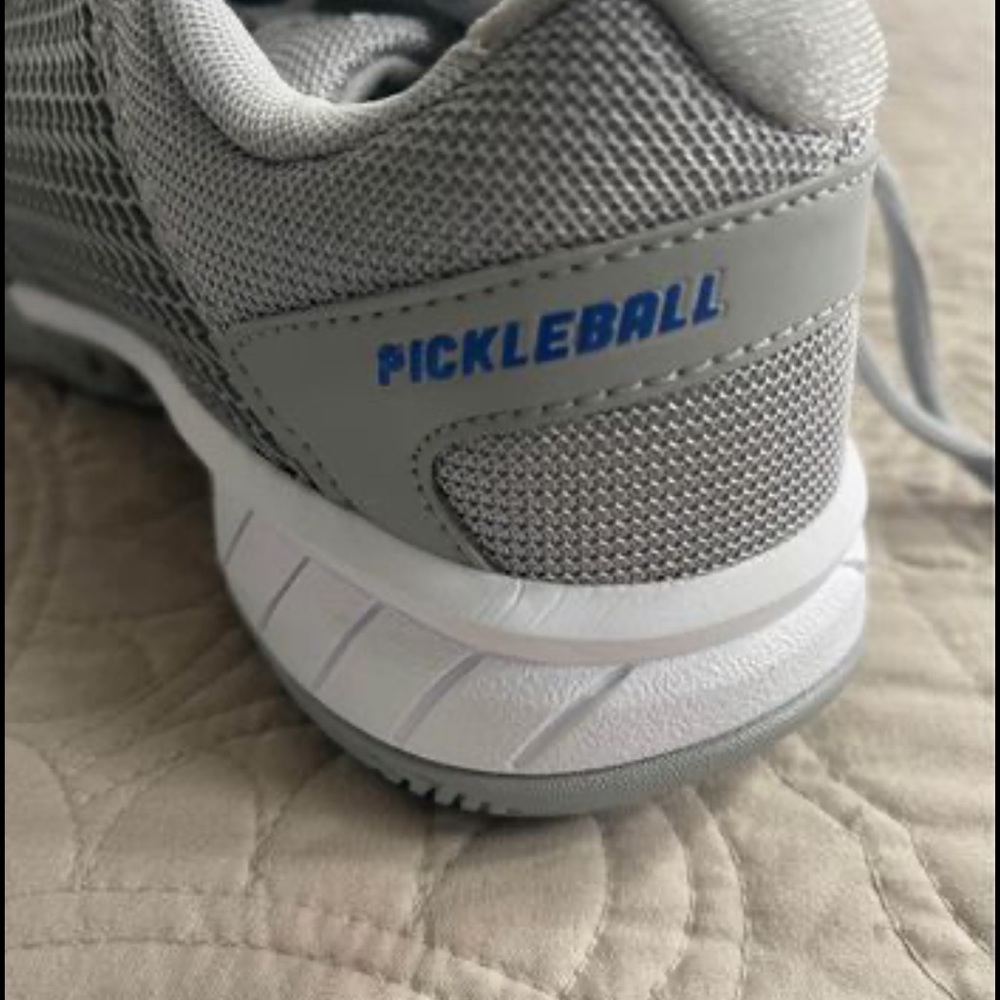 Brand new. Worn 3 times. Too big for me. Size 6.5 W